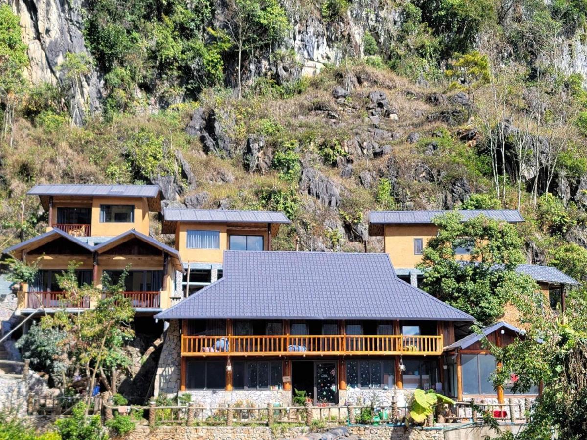 Dong Van Cliffside House Exterior photo