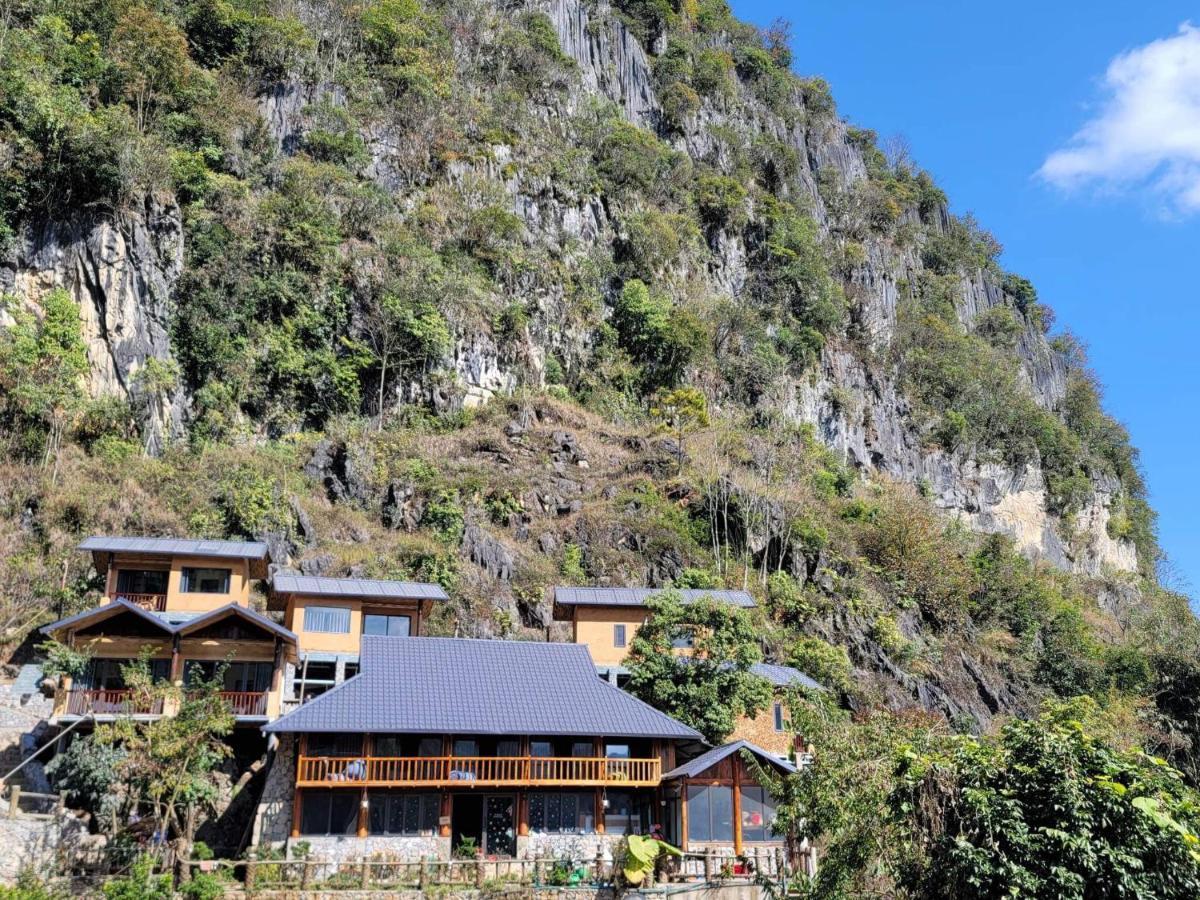 Dong Van Cliffside House Exterior photo